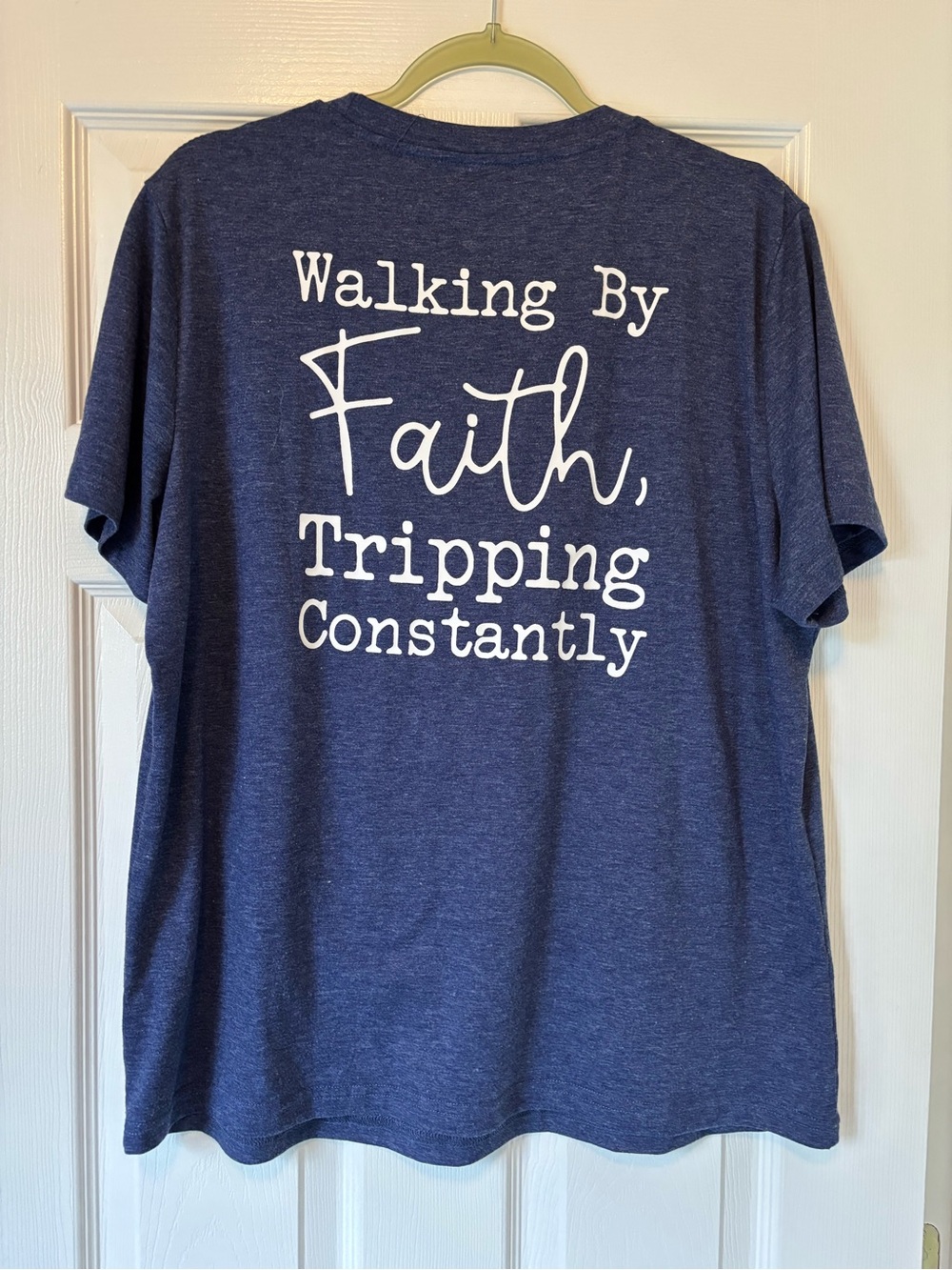 Women’s Navy Blue Graphic Tee with Heart Cross on front. XL (fits like large.)